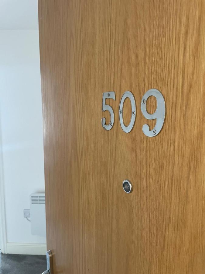 #0509 Two Bedroom Serviced Apartment- Free Parking Derby Extérieur photo